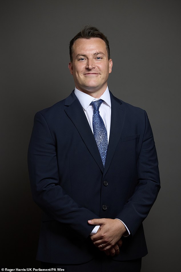 The footage was posted by former Reform MP James McMurdock, who was elected in last year's general election