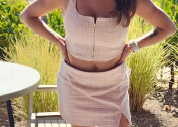 Karina Ureña, 30, was diagnosed with stage 4 colon cancer after throwing up five times during her first-ever half-marathon. She is pictured above