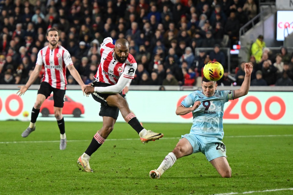 Brentford v Burnley - Premier League