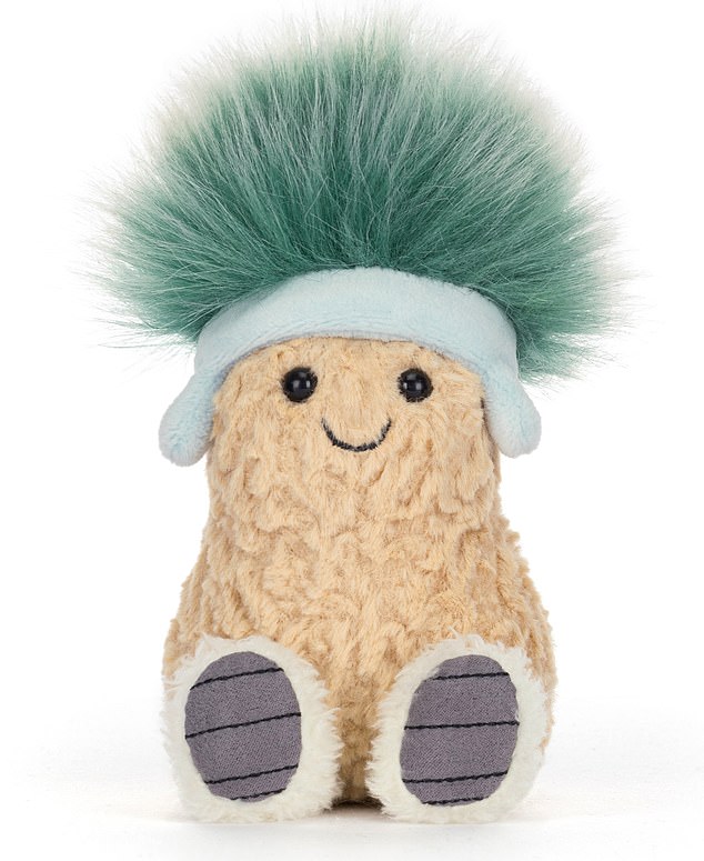 The Jellycat Peanut Après Ski plushie that Kayce was so keen to get her hands on