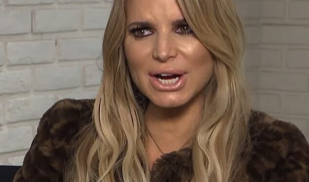 Jessica Simpson, 45, opened up about an unusual exchange she had with Ashton Kutcher when she was in her early 20s ¿ and still a virgin