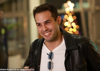 Kelly Brook 's husband Jeremy Parisi has touched down in Australia as he leads the arrivals of friends and family jetting in to support this year's I'm A Celebrity campmates