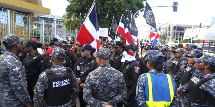 Lawful checks on cocaine traffickers