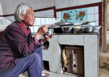 Making noodles in a cave, our China writer gets a slice of country life