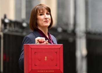 Millions on Universal Credit could get £1,200 savings boost as Chancellor set to extend scheme