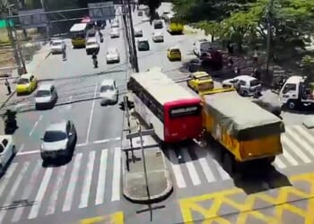 Footage captured the massive dumper truck flying downhill at a frightening speed, its brakes seemingly gone, as panicked motorists sat trapped in a queue of traffic in the Medellín district of Robledo, Colombia, on November 22