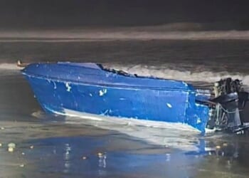 At least four people died when a boat believed to have been carrying illegal immigrants capsized near San Diego, California.