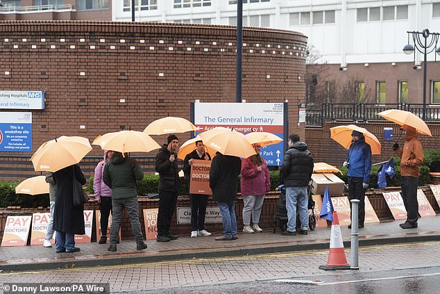 NHS resident doctors outside Leeds General Infirmary