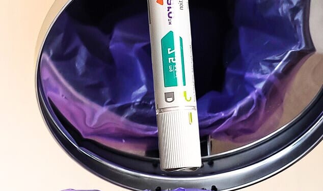 Some dietitians now say it is possible to ditch weight-loss jabs and get the ¿Mounjaro effect¿ through diet alone. The key is knowing exactly what to eat to reduce cravings and hunger