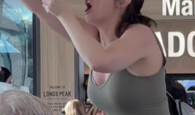 A woman in the Denver airport went viral for her meltdown at the terminal. Image via @UnacceptableTay on TikTok