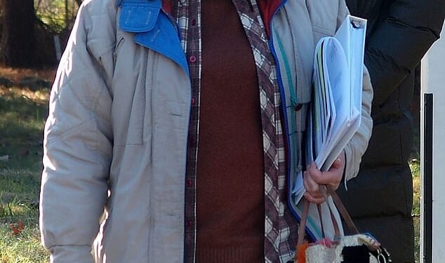 This Hollywood star was unrecognizable when making a new movie in New Jersey this week with a former family member. With long wavy dark hair, almost no makeup on and very thin eyebrows, she is a 180 from her red carpet look. Who is she?