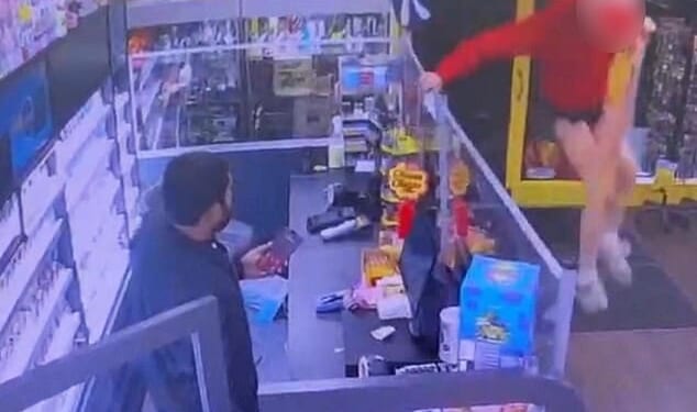 CCTV captures shoplifting taking place at News Plus on Sauchiehall Street, Glasgow