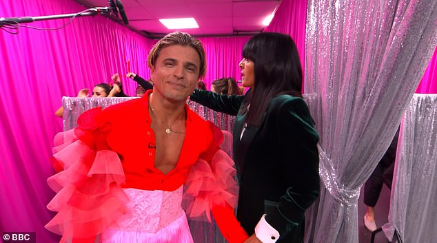 The chaotic segment led to some hilarious moments with Claudia as at one point she donned a funny hat to do her links before having a funny chat with pro Nikita Kuzmin ahead of his dance