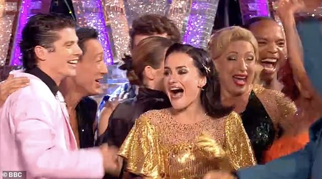 Fans were stunned when it was revealed that none of the remaining six couples would be eliminated this week, after La Voix was forced to withdraw from the show due to injury