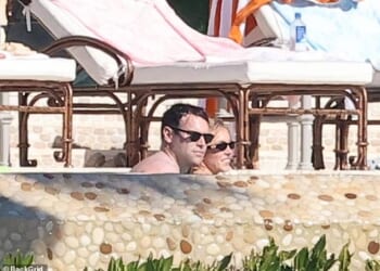 Sydney Sweeney and her boyfriend Scooter Braun were feeling grateful for each other as they enjoyed some fun in the sun ahead of the holidays