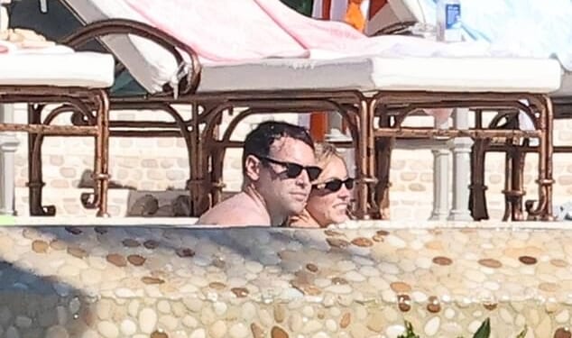 Sydney Sweeney and her boyfriend Scooter Braun were feeling grateful for each other as they enjoyed some fun in the sun ahead of the holidays