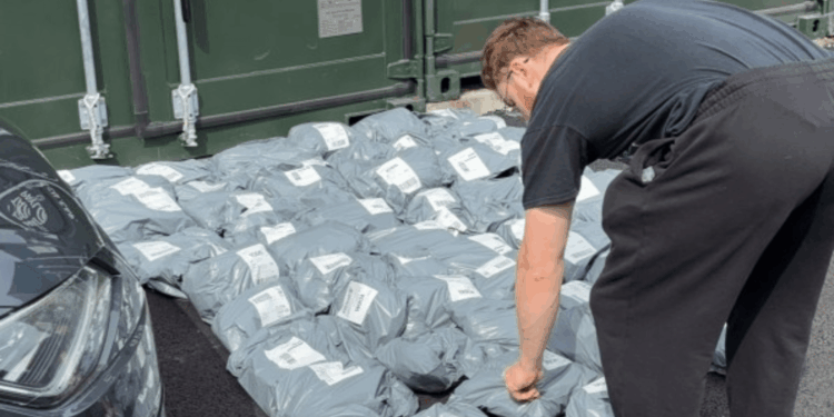 The 'secret weapon' site I use to source clothes and make £10k a month on Vinted, it even let me quit my job