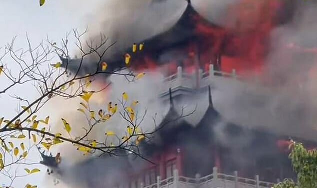 The fire broke out at Wenchang Pavilion on Fenghuang Mountain in Zhangjiagang, Jiangsu province, on November 12th