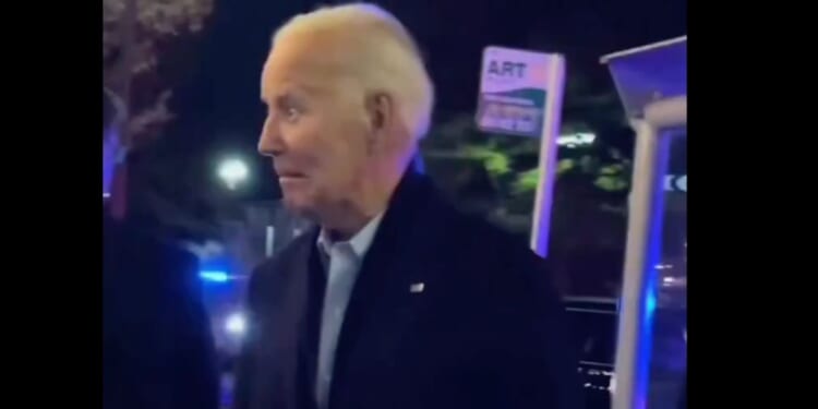 Former President Joe Biden visits a restaurant in Northern Virginia to a stunned crowd.
