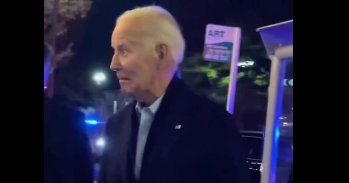 Former President Joe Biden visits a restaurant in Northern Virginia to a stunned crowd.