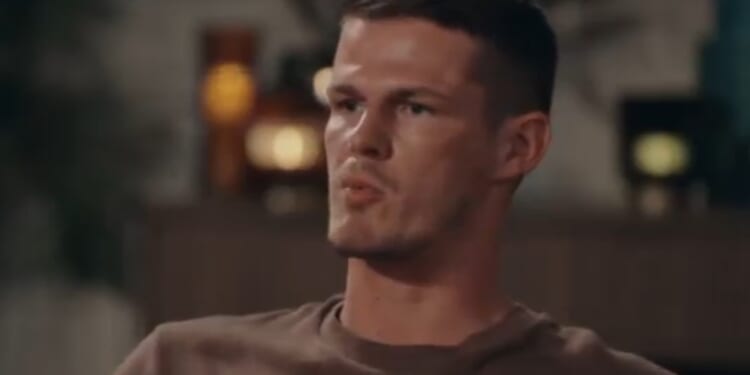 Watch the moment Steven FINALLY confesses to swiping on dating apps while on E4 experiment