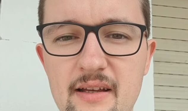 Frank Ilett, 29, a Manchester United fan has pledged to not have a haircut until the Red Devils win five games in a row