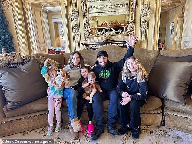 Jack with his four daughters and wife Aree Gearhart. He shares three daughters, Pearl, Andy, and Minnie with his ex-wife, Lisa Stelly, while his youngest daughter is called Maple