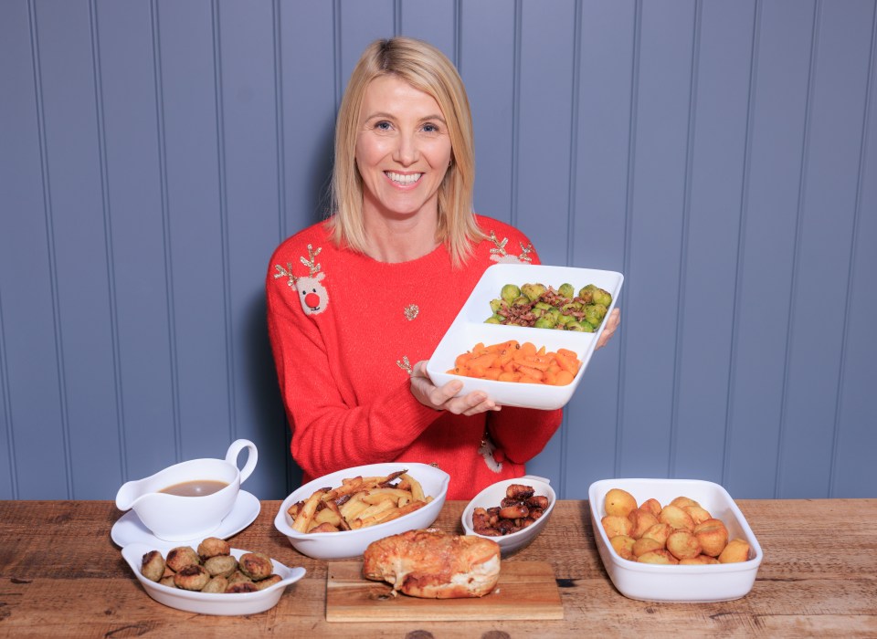 Iceland's £25 Christmas Dinner in a Box - 21 Nov 2025