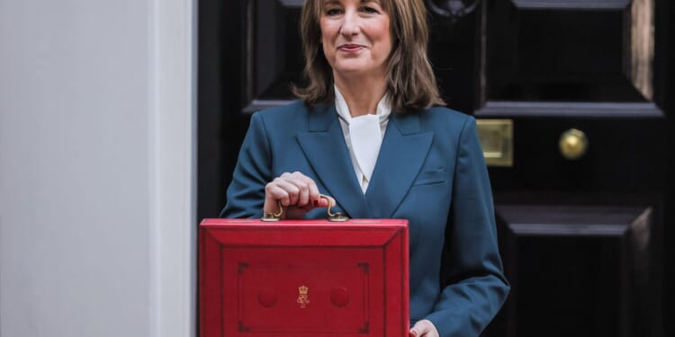 Brit businesses bracing for sharpest slowdown since Covid as bosses pull back on hiring and investment