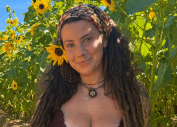 I’m an all-natural hippie farmer girl & guys love it, it’s my superpower in a world obsessed with BBLs