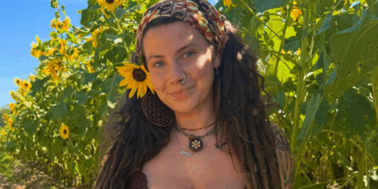 I’m an all-natural hippie farmer girl & guys love it, it’s my superpower in a world obsessed with BBLs