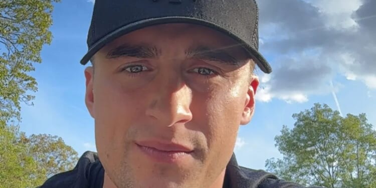 Love Islander, 26, dating stunning instagram model, 20