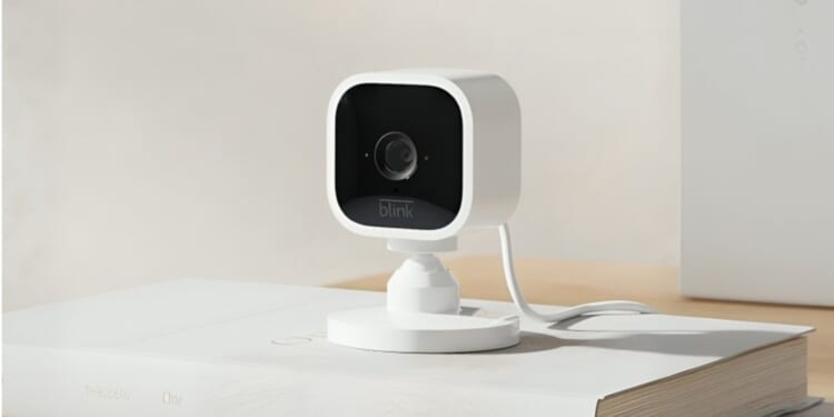 Blink security cam crashes to £9.99 after huge 55% price cut
