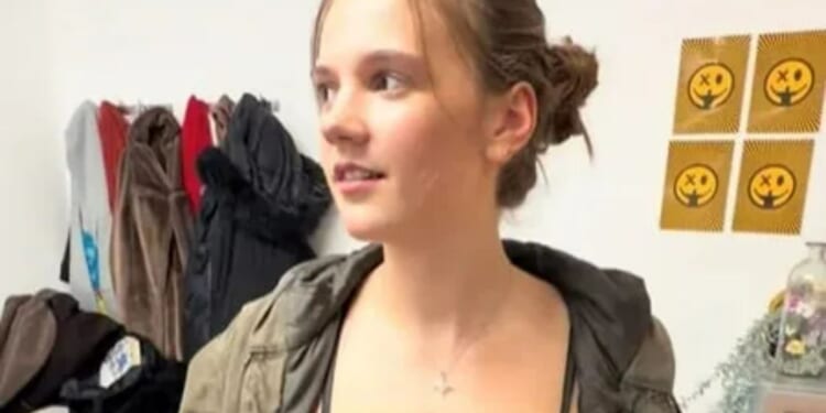 Rarely seen nepo-baby hangs out backstage with her famous dad and Love Island’s Lucinda