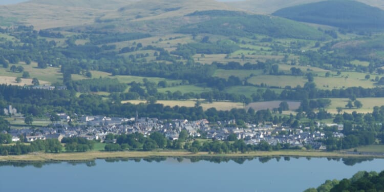 Tiny lakeside town that looks more like Canada is home to Victorian manor hotel and huge mountains