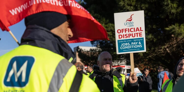 Travel misery for thousands of Brits heading to Lapland after cabin crew vote in favour of strike