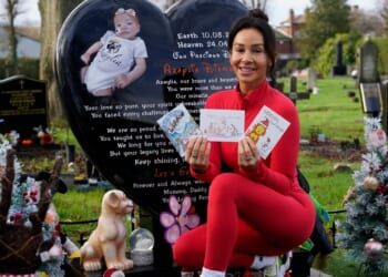 This is your first present, says heartbroken mum as she places Christmas cards next to her daughter Azaylia’s grave