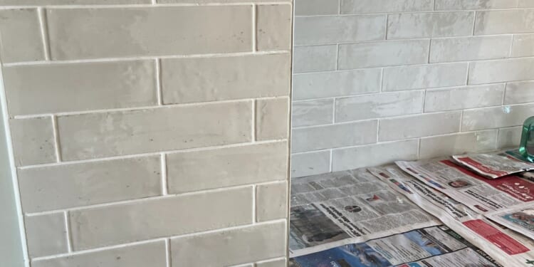 A £4 Amazon buy saved me £300 & fixed my grubby grout in seconds after bleach failed me