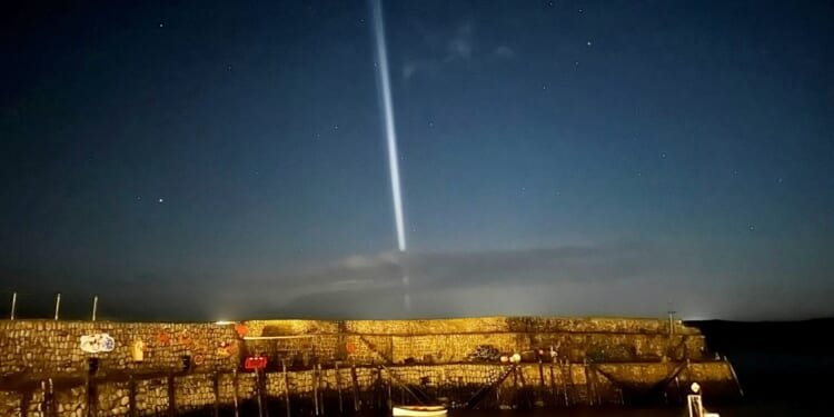 'UFO' spotted over Britain was actually a Chinese space rocket, experts say