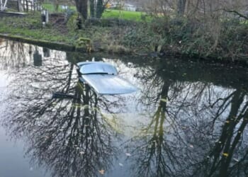 OAP dies after Range Rover plunges into canal despite brave police officers desperately trying to save him