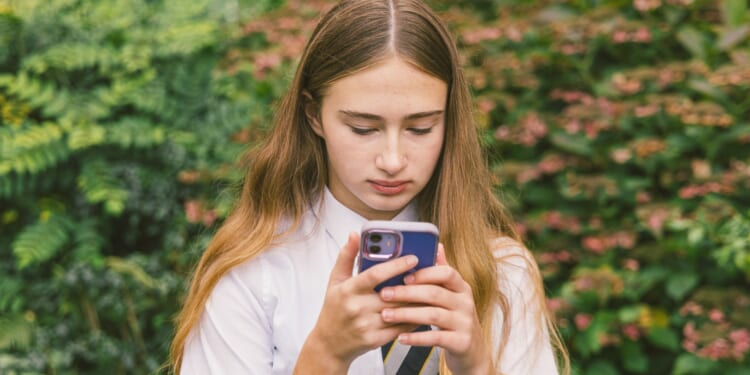 Kids who spend more time on social media end up with shorter attention spans, say boffins