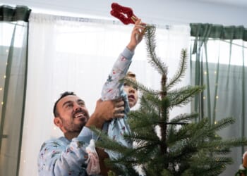 People are only just realising they've been putting Christmas tree toppers on wrong & it's why they're never straight