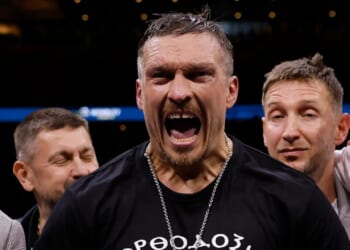 Oleksandr Usyk's former opponent ready for rematch... but only after becoming heavyweight world champion