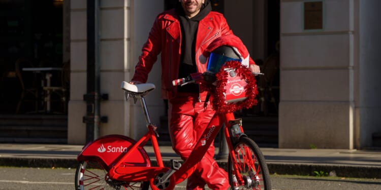 Brits are more likely to volunteer for charity at Christmas time