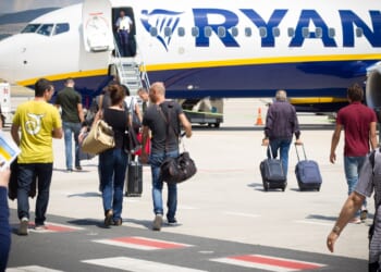 Budget airlines slammed for offering cheap £5.99 luggage fees