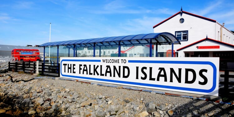 'Britain in talks with Argentina over lifting weapons ban' despite Buenos Aires still claiming Falklands belong to them