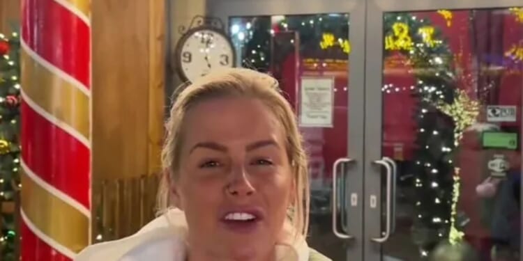 Mum blasts Christmas market for ‘rigged’ games & ‘fraud’ Santa who won’t say ho ho ho during his 4-minute slot