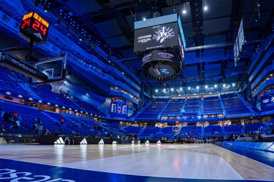 Madrid, Madrid, Spain. 16th Nov, 2025. A general view of the field before the Liga Endesa match between Real Madrid and Surne Bilbao Basket at Movistar Arena on November 16, 2025 in Madrid, Spain. (Credit Image: ¿ Alberto Gardin/ZUMA Press Wire) EDIT
