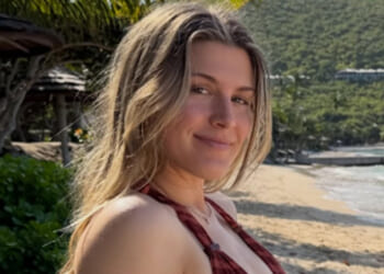 Former Wimbledon finalist stuns in bikini on beach as she enjoys retirement at 31