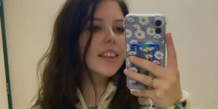 Jobless mum on UC sparks outrage spending £480 in 7 days on TikTok Shop & sunbeds